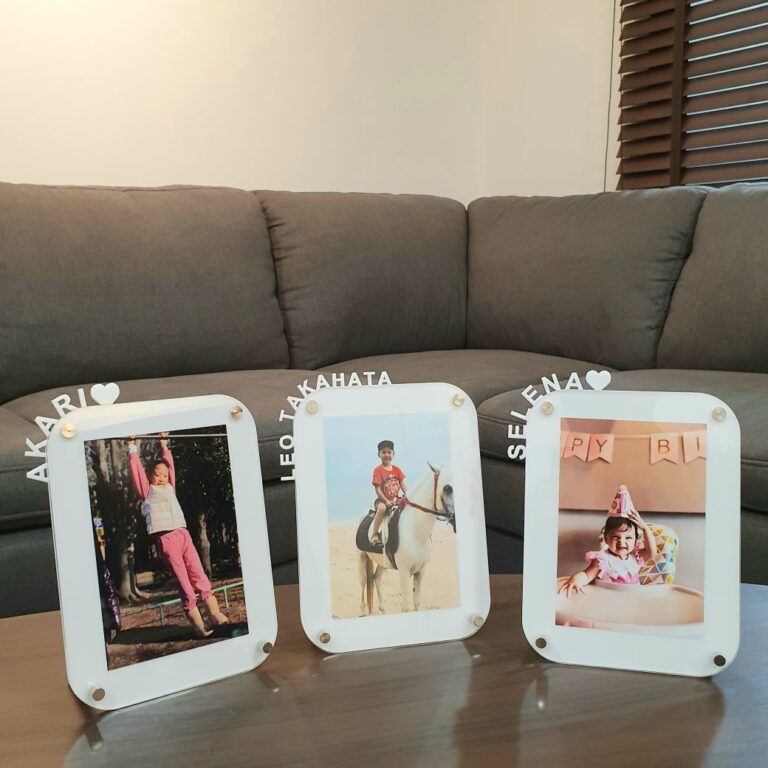 CURVED FRAME