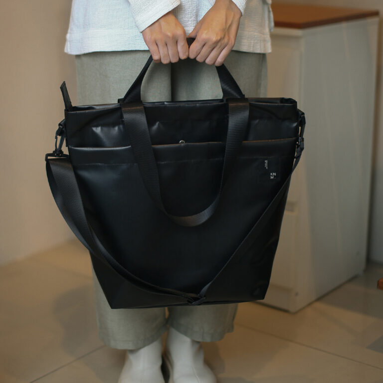 กระเป๋าสะพายข้าง กระเป๋าถือ กระเป๋าผ้าใบ TOTE BAG AND CROSSBODY BAG รุ่น KOVER BAG กระเป๋า คิดแนปมี KIDNAP ME