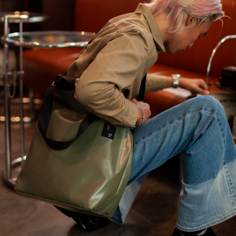 กระเป๋าสะพายข้าง กระเป๋าถือ กระเป๋าผ้าใบ TOTE BAG AND CROSSBODY BAG รุ่น KOVER BAG กระเป๋า คิดแนปมี KIDNAP ME