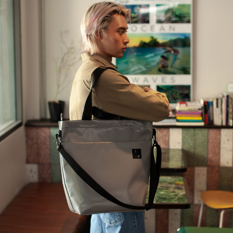 กระเป๋าสะพายข้าง กระเป๋าถือ กระเป๋าผ้าใบ TOTE BAG AND CROSSBODY BAG รุ่น KOVER BAG