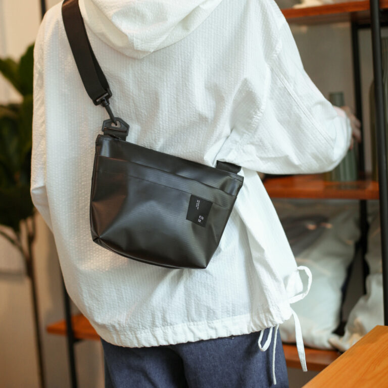 กระเป๋าคาดอก กระเป๋าสะพายข้าง CROSSBODY BAG KROS BAG