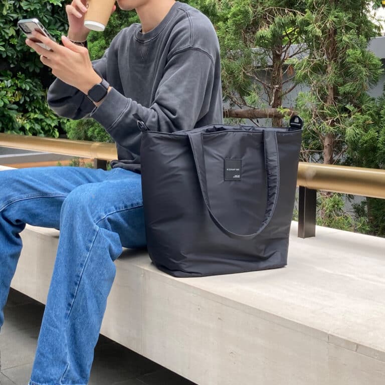 LET'S TOTE CARRY กระเป๋าถือ หรือ สะพายไหล่ ทรงขนาดใหญ่ สามารถใส่สิ่งของ ช้อปปิ้ง หรือ ทำงานได้