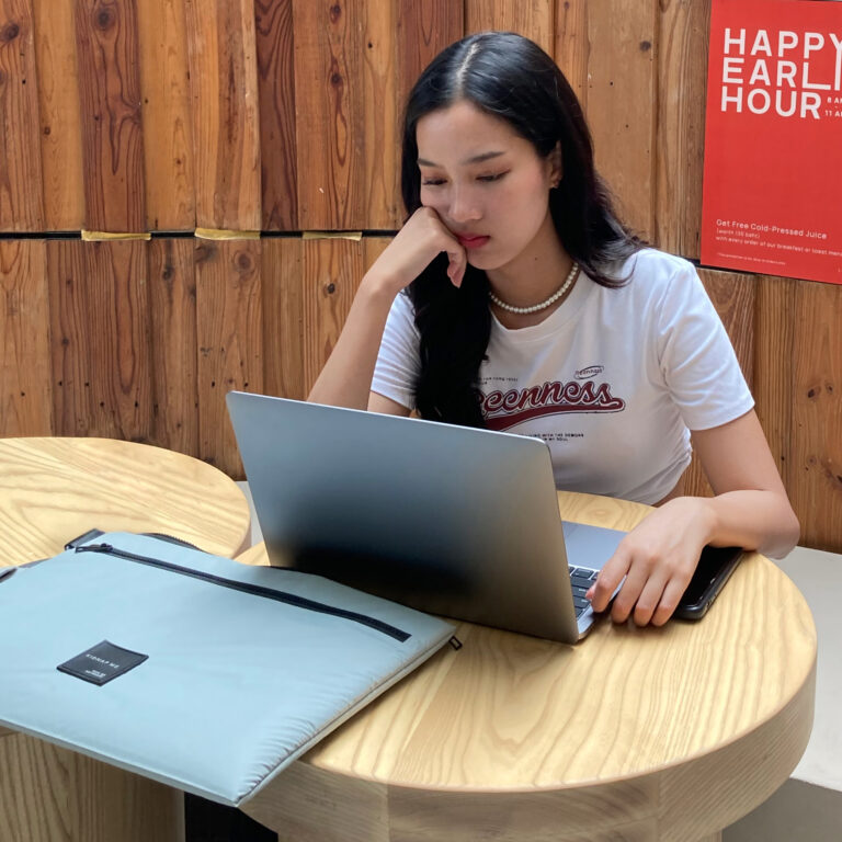 กระเป๋าเคสใส่ laptop หรือ โนตบุ๊ค Let's Work Case